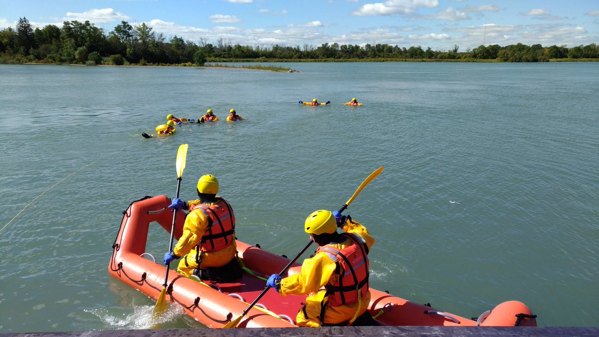rduff621's tweet photo. Open Water Rescue Training (ROW/GO)
MARSAR Sling and Polar 75  #thorold #thoroldfire @tpffa1182 @Ryan_CW https://t.co/MPScXfp2ht