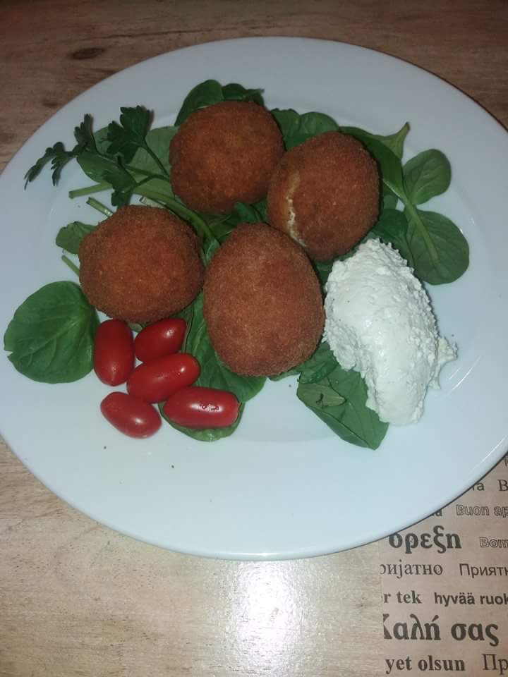 grtsiropoulos's tweet photo. Αυγά πανέ με αρωματική  κρούστα και πικάντικη μους ροκφόρ!
#μεζεδοκαταστάσεις #νεαπιατα #ιδιαποιοτητα https://t.co/xDt2eGm68T