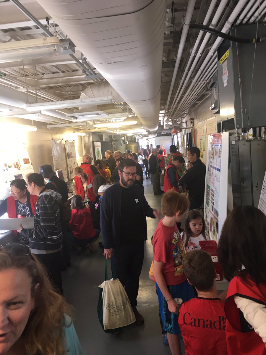 LeanderCampbell's tweet image. Lots of interested people learn about some Ag research @bugdayOttawa