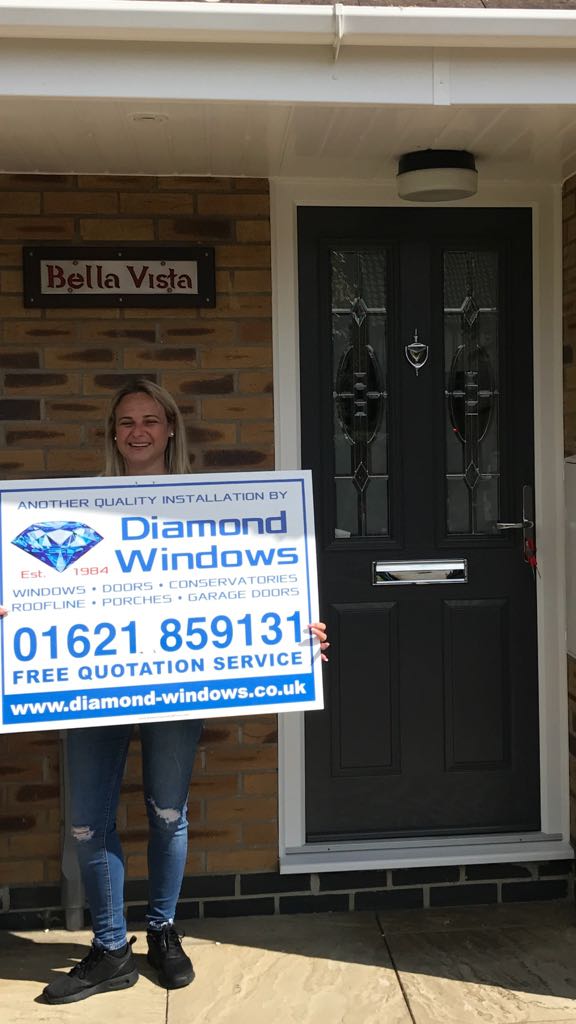diamondwindow84's tweet photo. Another hapoy customer! Ms Salt even offered to hold the board for us. Great when customers are happy. https://t.co/bjImCbFXq8