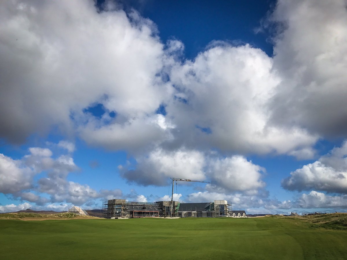 mrobertson's tweet photo. New @MachrieHotel taking shape, to go with stunning @TheMachrieLinks 🏌🏻 https://t.co/4Nc5gSuPEZ