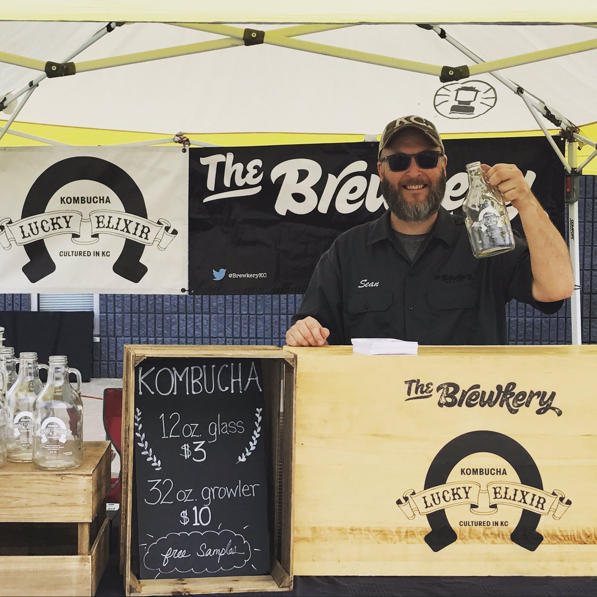 BrewkeryKc's tweet photo. We are pouring #kombucha - come see this guy's pretty face and get a growler full!
https://t.co/zLec9E7c69 #pintpath https://t.co/bwVcapfoyo