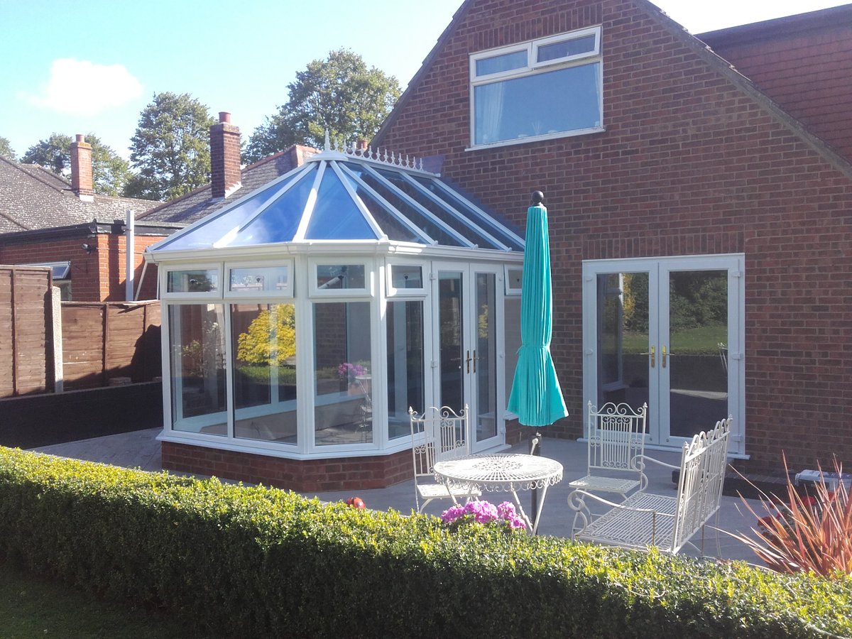 diamondwindow84's tweet photo. Another one! These fantastic conservatories just keep coming! https://t.co/u1XCEBRimo