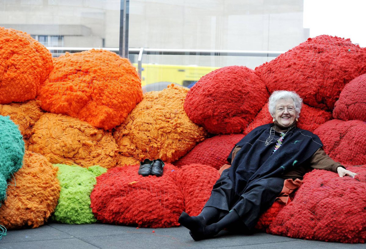 AwareWomenArt's tweet photo. "La hora de las abuelas del arte" @el_pais  #WomenArtists #ArtistesFemmes https://t.co/mcQ9gZVijp https://t.co/Pv43kwHyZ8