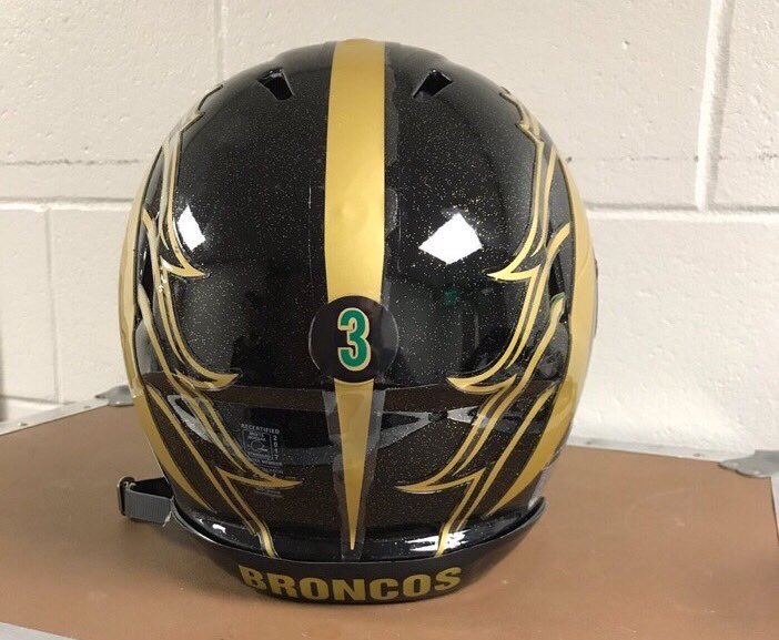 WMU_Football's tweet photo. Today we honor Mike Sadler. Former WMU QB Terrell 1st to receive Sadler Award. Last night Karen Sadler spoke to team https://t.co/nw84BsbOwg https://t.co/7LOMKiUQOY