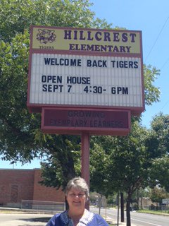 letsgoreadnow's tweet photo. I have been blessed...I am a proud SAISD Librarian!  I am at Hillcrest and Collins Garden Elem.  Beautiful campuses...wonderful people! https://t.co/3ERewDvdLr