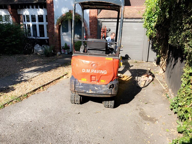 DMDRIVEWAYS's tweet photo. New driveway completed by the team in twickinham @MarshallsReg  @Checkatrade https://t.co/cFWA6ru7q3
