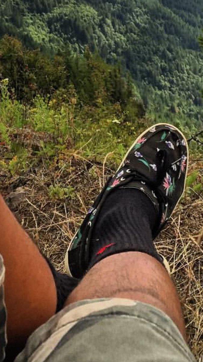 masterTJflex's tweet photo. I am just relaxing......
#footfetish #coolshoes #cashmaster https://t.co/E0ixBFb1vG
