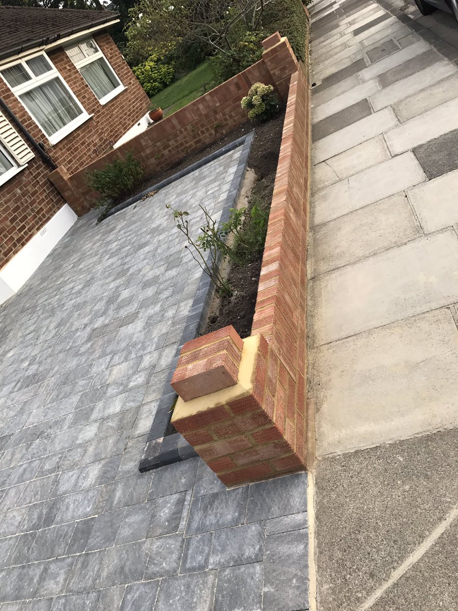 DMDRIVEWAYS's tweet photo. New brick wall and driveway carried out by the team in Hampton 📞📞 https://t.co/NRlcKQ1h45