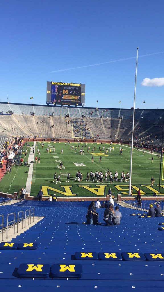 BIGGB97's tweet photo. Go Blue! #GoBlueLive https://t.co/qXV4K6WqZe