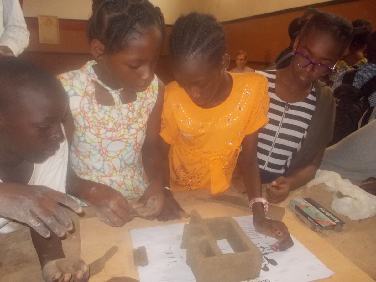 ESIAU_Bamako's tweet photo. Camp Archi_ESIAU_Nerde_2017, les enfants de Inerde Mali https://t.co/lApdDIB7L7 à l'initiation au métier de l'architecture à l'ESIAU https://t.co/SomHkdvYDT