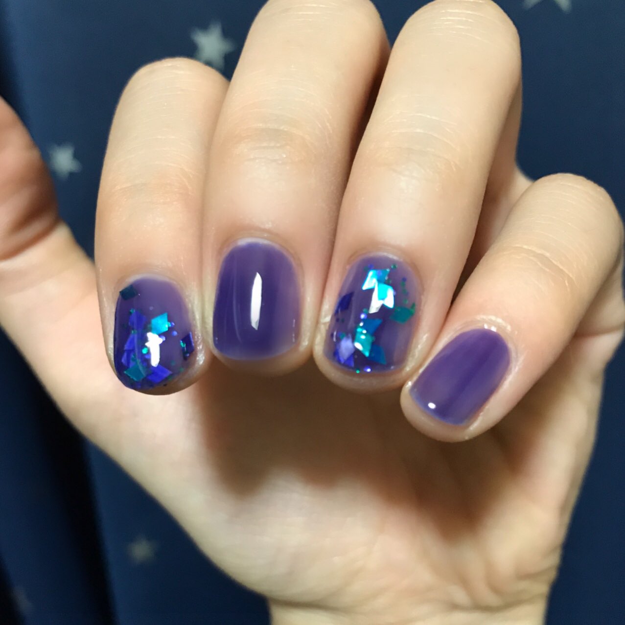 ぶどう寒天 ちふれ ネイル エナメル 073 巷で話題のやつ 今日友達と見に行ったらあったので買った 新色のブルーとグリーンのひし形のラメが宝石のよう 寒色好きにはたまらないなぁ ベースはessieのpoint Of Blue T Co Qrqlgb9kep Twitter