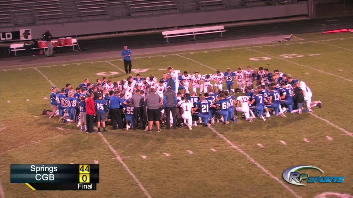 ReidHilbelink87's tweet image. Why can't things like this go viral in today's world? Even in such a lopsided game, CGB and SMS were united in prayer after the game.