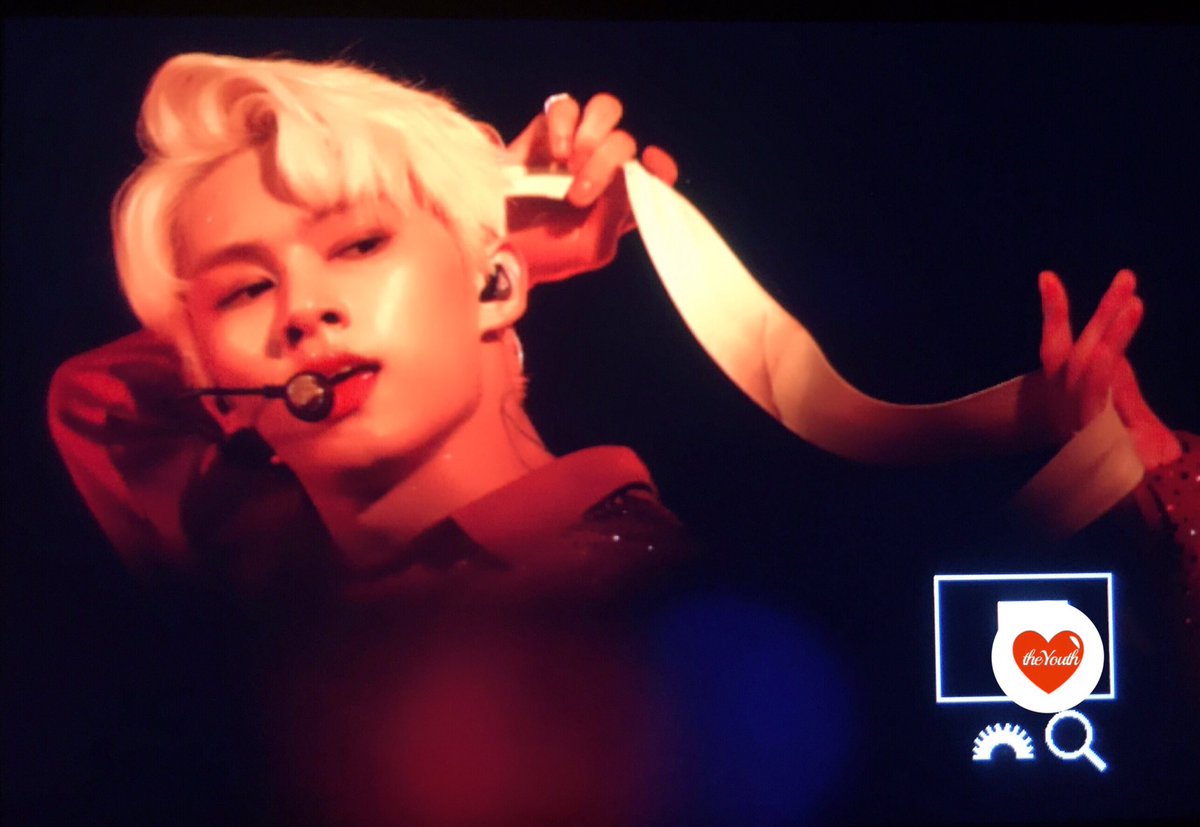 TheYouth_17's tweet photo. 170909 세븐틴 엣지 콘서트 쿠알라룸푸르
#세븐틴 #SEVENTEEN #준 #준휘 #JUN #俊辉 
@pledis_17  
갈수록 매력이커지고있어 ㅠㅠㅠㅠ https://t.co/Ax93hte101