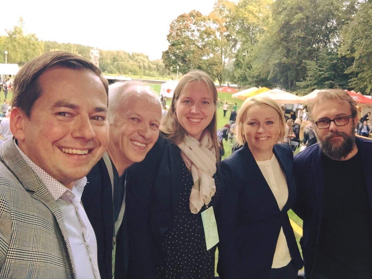 Jovita_Pra's tweet photo. Discussing place of #Lithuania in #EU: a core of Europe or border land. EU is about "us" not about "them". Festival of free mind #Butent https://t.co/fbHEbToKWf