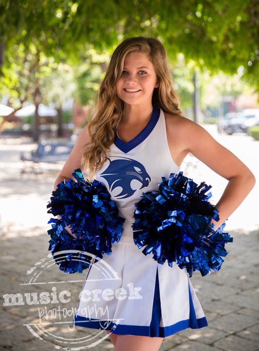 bncheer's tweet image. Congratulations to varsity cheerleader of the week @oopsitshalle 💙📣💙