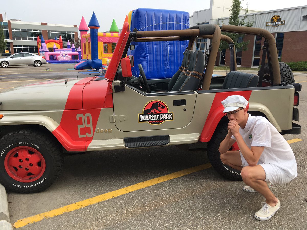 NOWEvanOnEarth's tweet photo. Thuggin out at the #NOWcarnival with the Jurassic Jeep! #1023NOWRADIO #NOWtrucksicle https://t.co/IKb2vkJSrQ