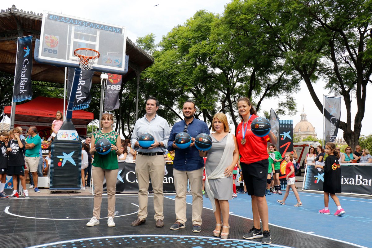 Jerez acoge a más de 650 jugadores y 163 equipos en la quinta parada del Circuito #Plaza3x3CaixaBank
feb.es/2017/9/9/balon…