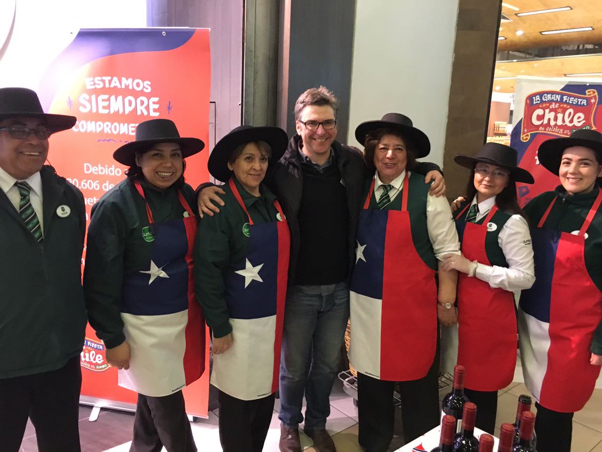 Josebarraza2017's tweet photo. #lagranchoripanadajumbo Jumbo Costanera También se hace presente en esta Gran Choripanada Jumbo... Felices Fiestas Patrias..... https://t.co/MyqPMHlbO3