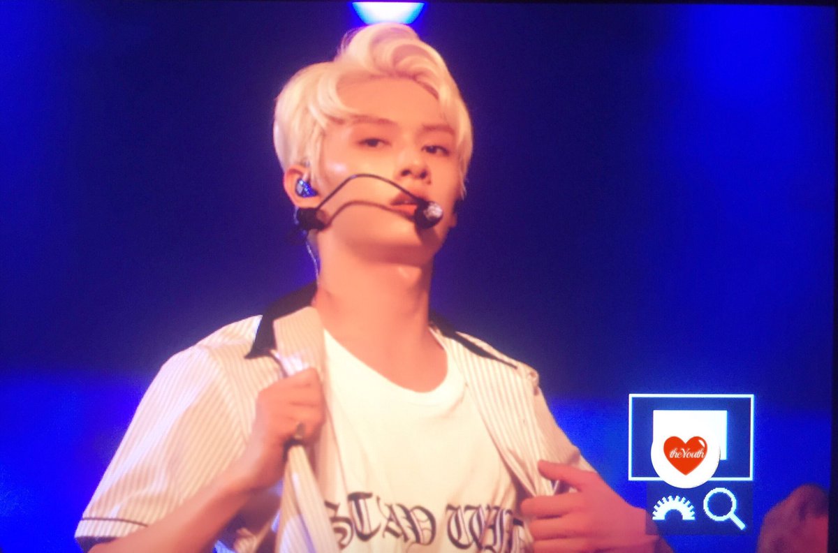 TheYouth_17's tweet photo. 170909 세븐틴 엣지 콘서트 쿠알라룸푸르
#세븐틴 #SEVENTEEN #준 #준휘 #JUN #俊辉 
@pledis_17  
진짜 색시하당💖💖💖💖💖💖💖💖💖😳😳😳😳😳😳😳😳😳💕💕💕💕💕👍👍💕💕💕💕😘😘😘😘😘😘😘😘😘😘😘😘⭐️⭐️⭐️⭐️⭐️⭐️⭐️⭐️⭐️⭐️ https://t.co/F66YIi3yoY