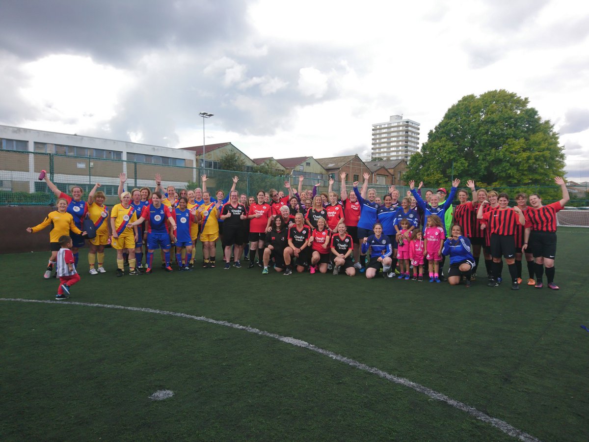 AFCW_Foundation's tweet photo. 9 teams, 56 players competed in the @macmillancancer Ladies Recreational Tournament today.
Well Done to Met Police FC 🚨 https://t.co/Fg6yekvg0U