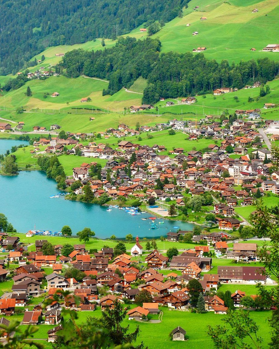 Wow, wer weiss wo das ist? (Foto by instagram.com/aneta1404/) #myswitzerland
#inlovewithswitzerland
#amazingswitzerland
#switzerland_bestpix