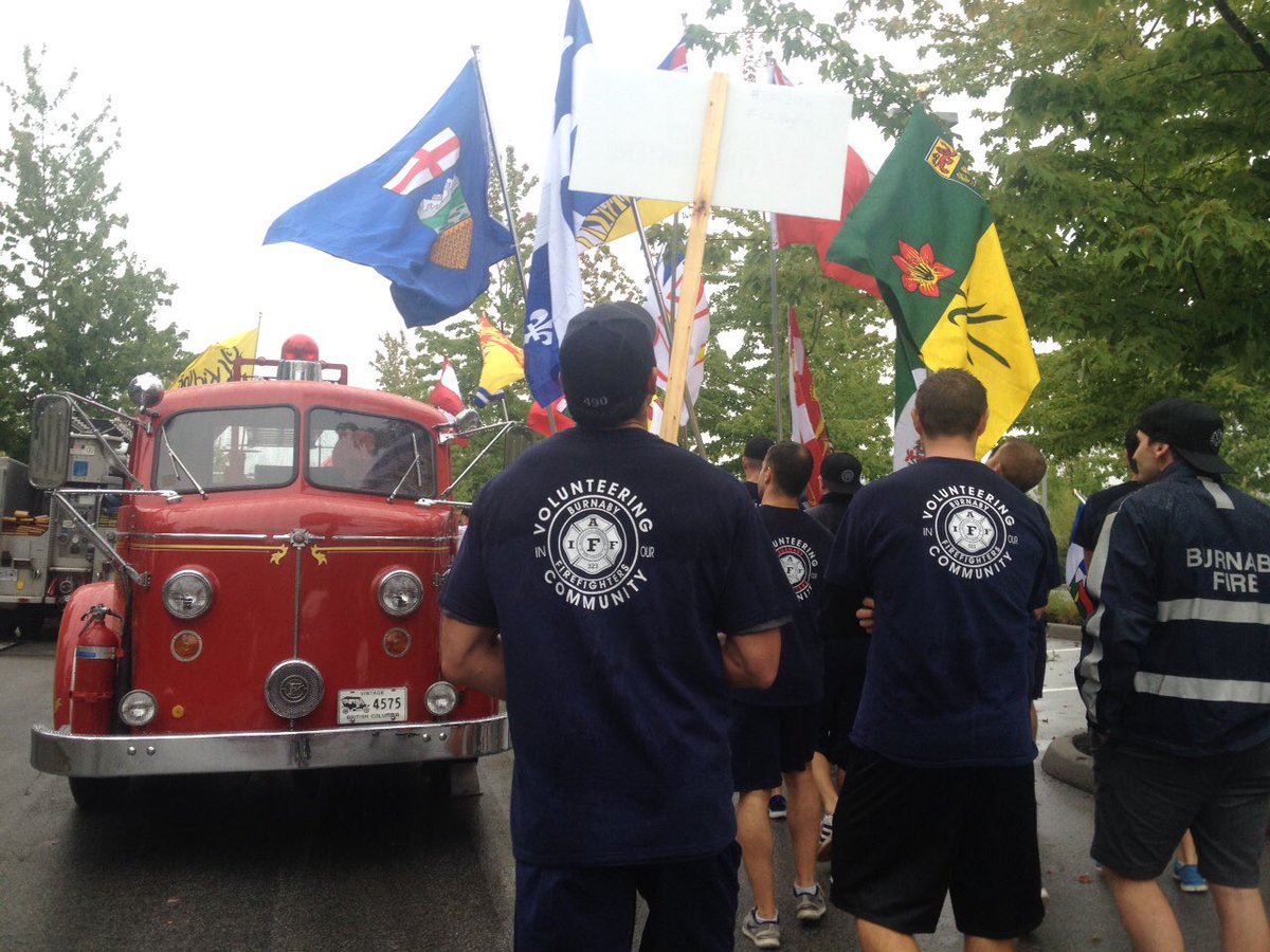 IAFF323's tweet photo. Can you please retweet this for next three hours? Like retweet it like crazy so our team can win? #CKC2017 #CKCBBYFIRE Thanks!🙏🏼 @IAFFTreg https://t.co/PjywDIHYCz