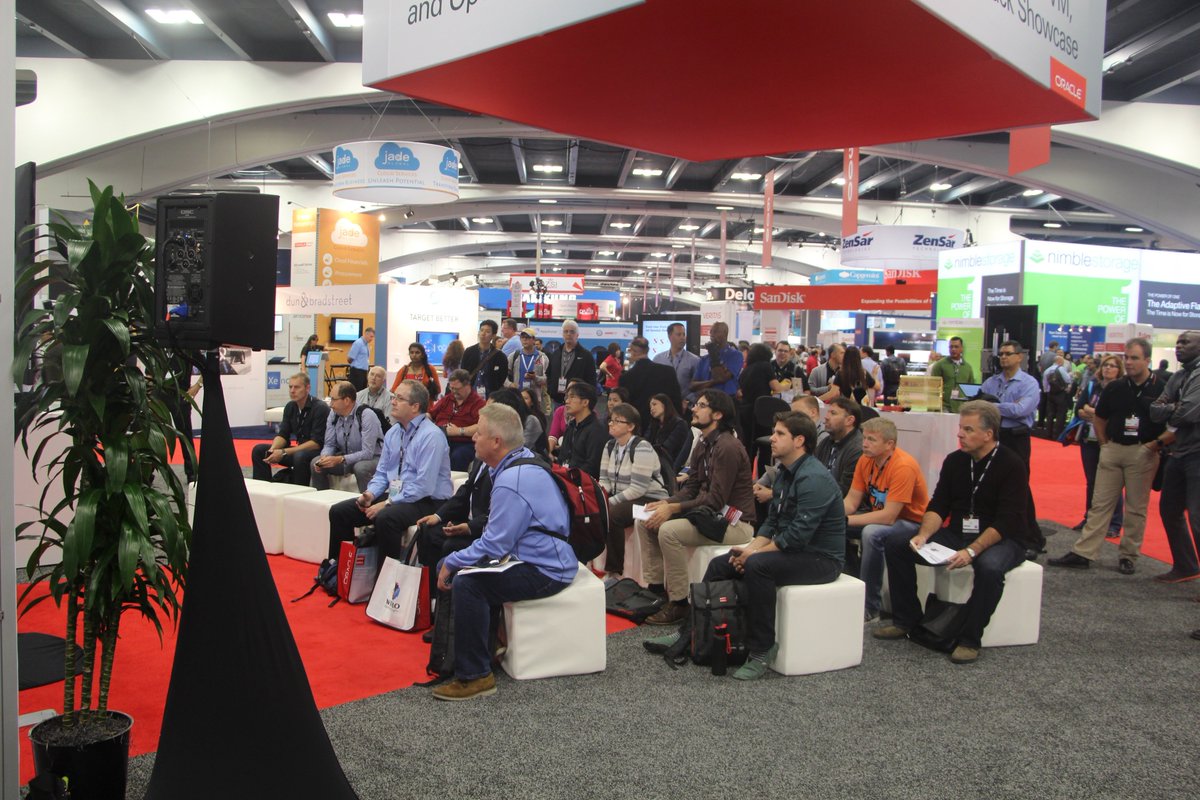 OracleLinux's tweet image. Attending #OOW17 ? Don&apos;t forget to schedule your #OracleLinux and #OracleVirtualization Sessions ora.cl/pu4CU