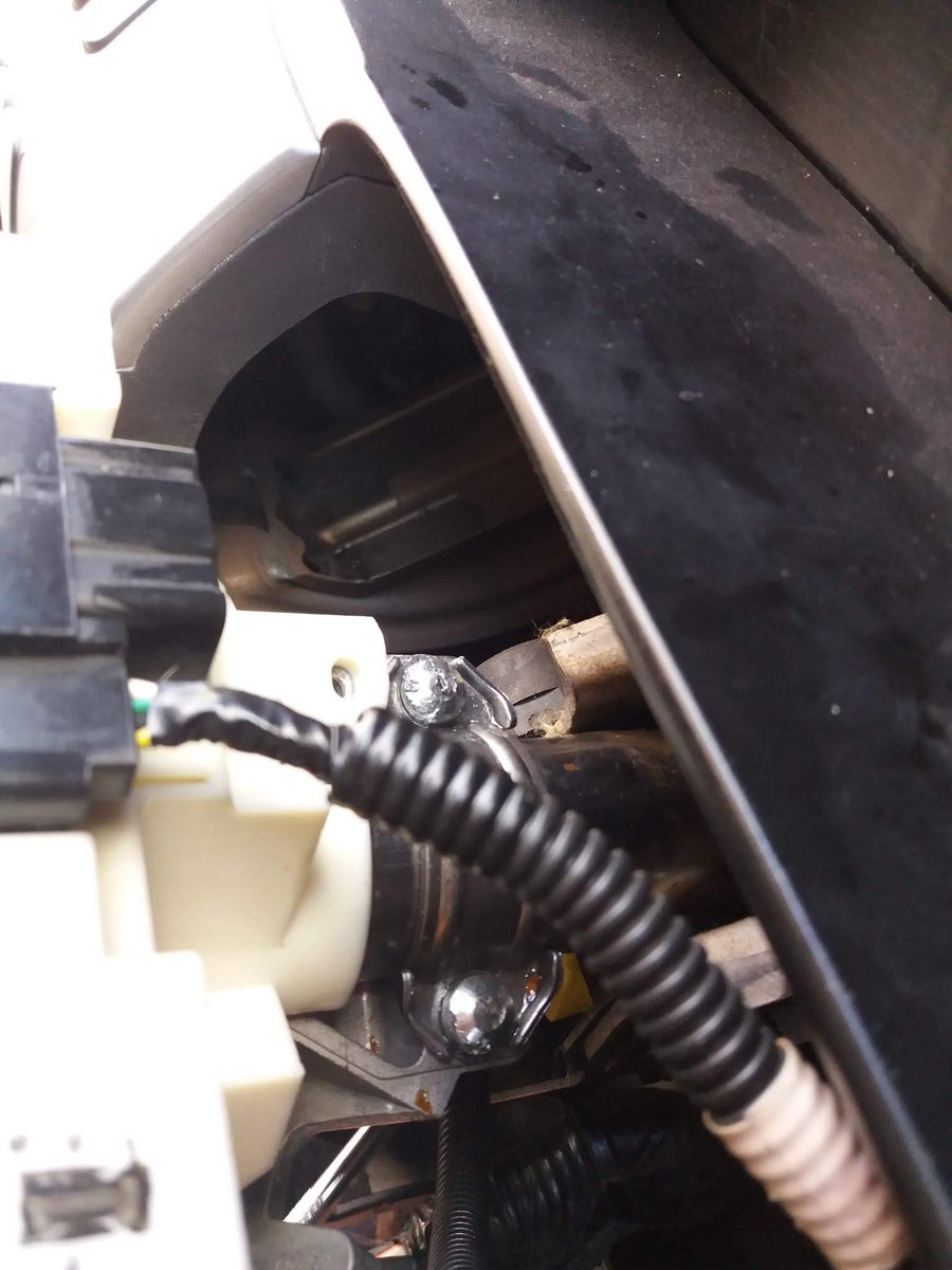 elleestcybele's tweet image. If your kink involves removing security bolts, blue princess is getting tired... #Montreal #BrokenVan