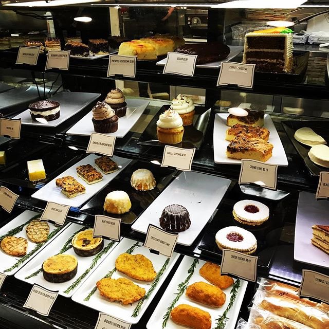 TropLaughlin's tweet photo. Choices. Choices. Choices. #PoolsideCafe #TropLife🌴 : donlonsanchez https://t.co/kaL20iL6eu