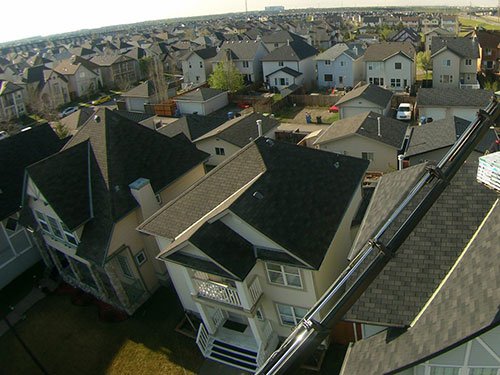 IMCCalgary's tweet photo. 3 reasons why you must inspect your roof in the fall  https://t.co/zkvb09r61g https://t.co/ewnEfZzk5y