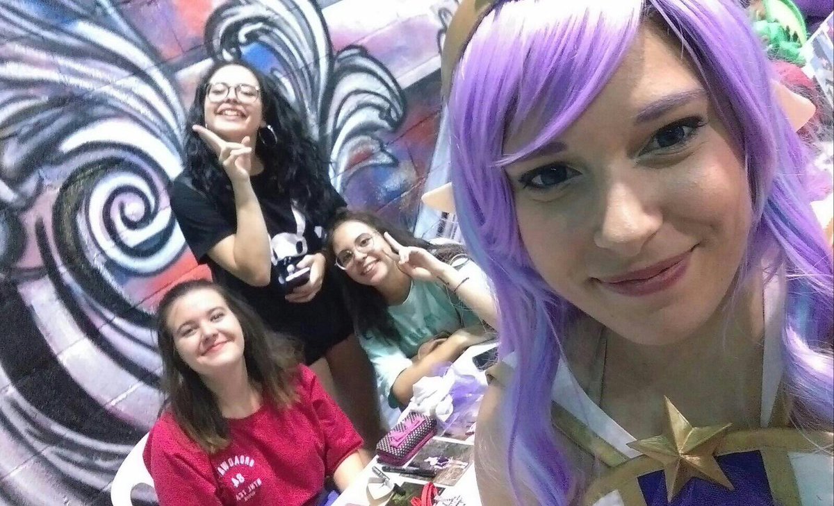 namelezz5_'s tweet photo. Hemos estado en South Manga y nos lo hemos pasado en grande. Mañana estará el video de nuestra actuación,¡de la cual estamos muy orgullosas! https://t.co/5Pjc7FJN19