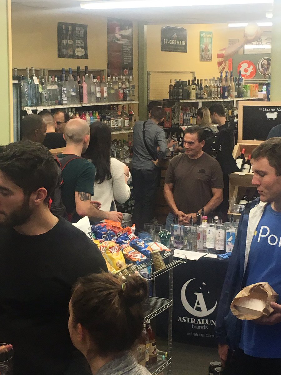 downTown w&s tweet media