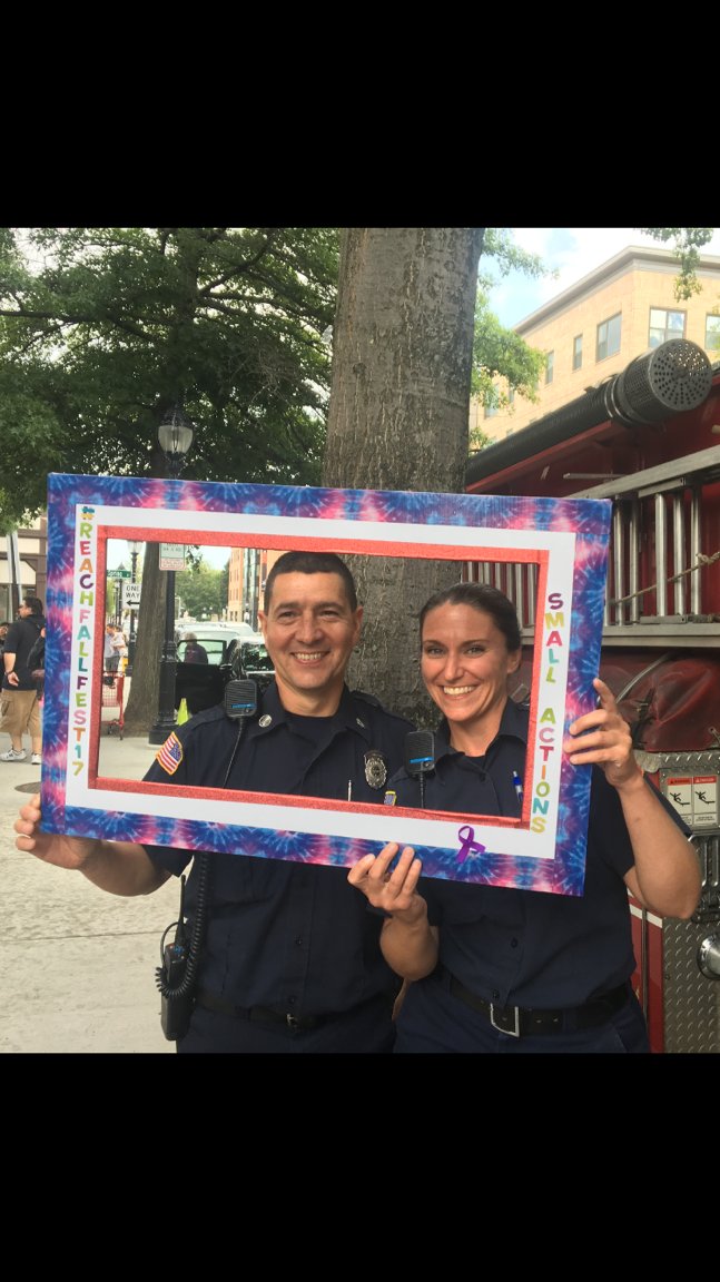 walthamfire866's tweet photo. REACH beyond domestic violence. Waltham Neighborhood Fall Festival at Waltham public library. Good times! @SmallActions #REACHFallFest17 https://t.co/brwgfUNi5y