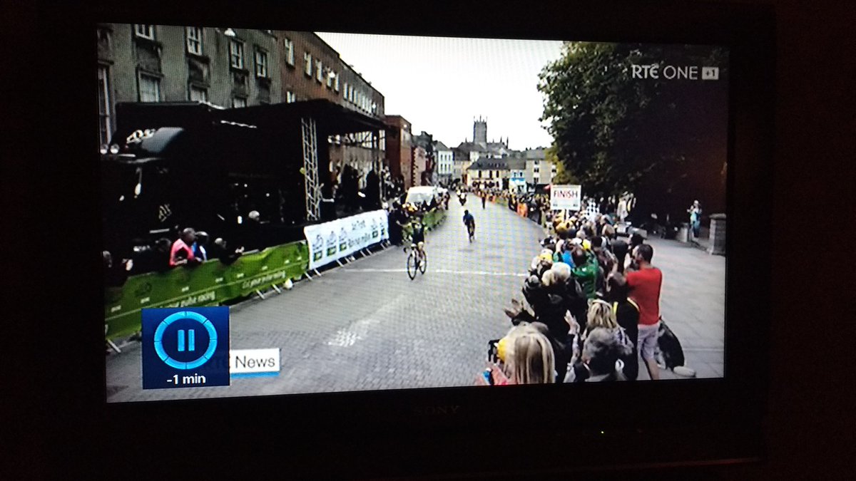 Good to see the <a href="/RasnamBan/">Rás na mBan</a> criterium race  featured on the <a href="/rtenews/">RTÉ News</a> this evening. #cycling #irishcycling
