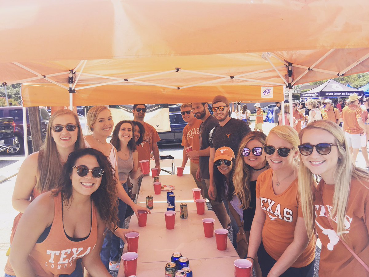 AdGradCouncil's tweet image. Our first tailgate of the year was a success! Big thanks to our sponsors @FDMAustin w/@MiltosAustin and @mighty_swell