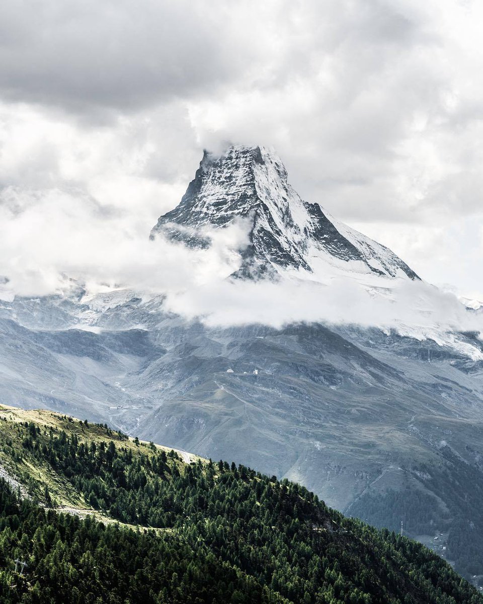 Das Matterhorn in Zermatt- Sieht auch bei schelchtem Wetter super aus! (Foto by instagram.com/silvan_widmer/) #myswitzerland
#schweizistschoen