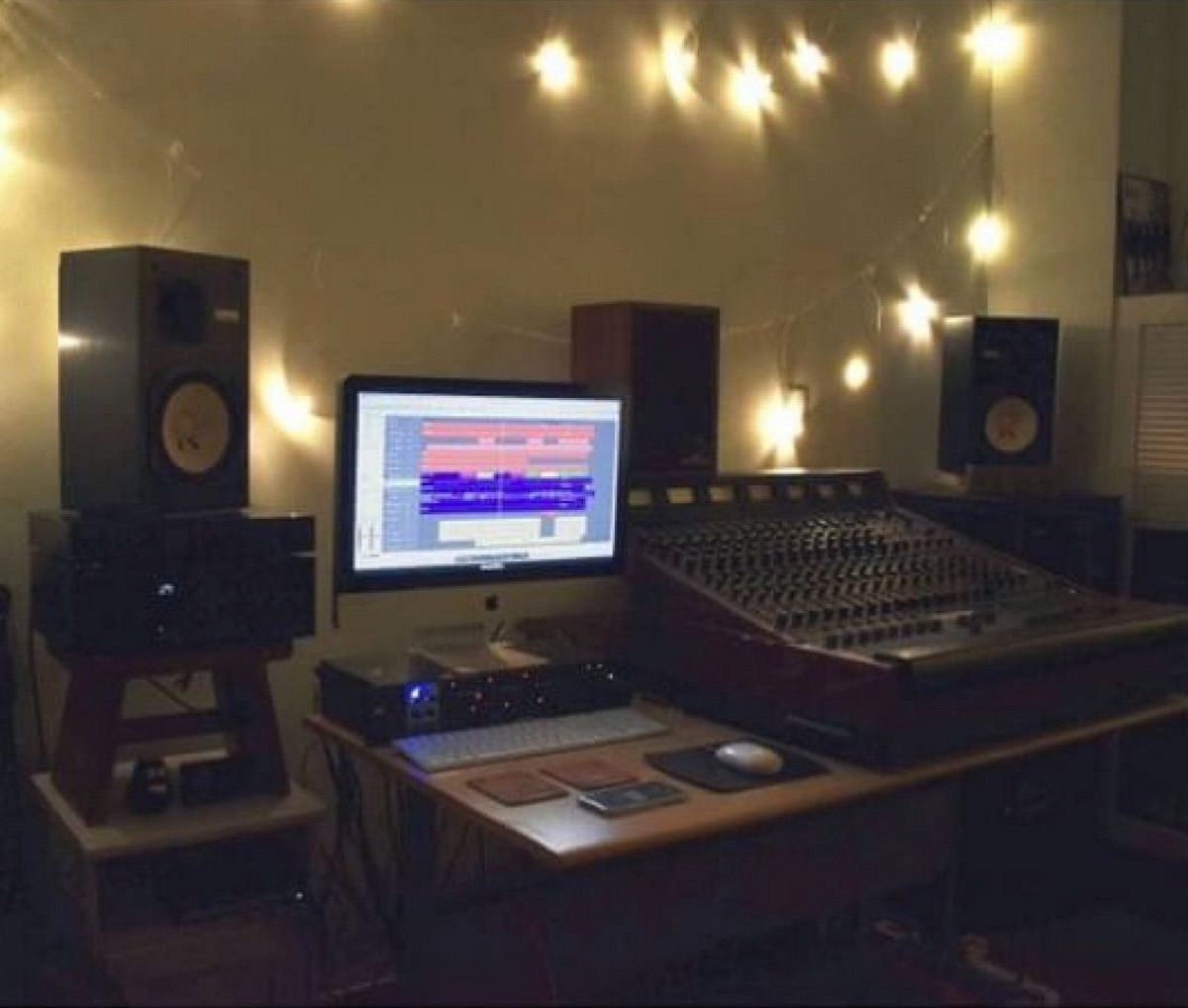 Ehrstudio's tweet image. 