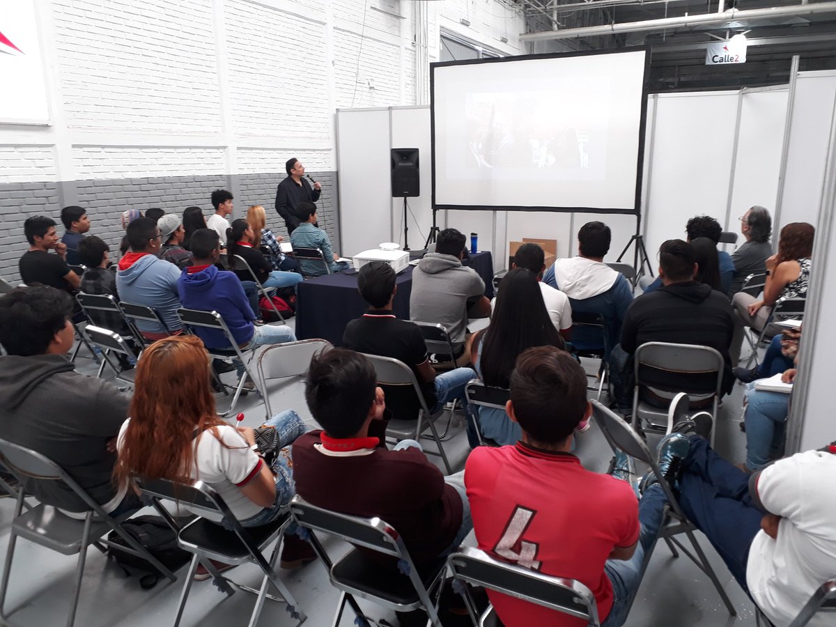 Startup_Cycle's tweet photo. Nos encontramos en DRN México Drone Fest en Calle 2, Zapopan Jalisco con el taller Emprendimiento Sustentable. #DRN2017 https://t.co/XGo1C1nJ57