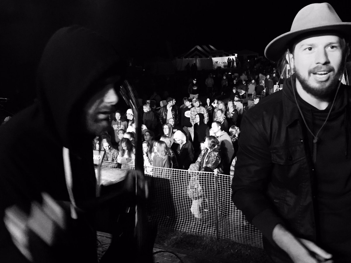 therealcbf's tweet image. I think we make this face more than we'd like to admit lately😆Life is fast. Walkin by faith &amp;amp; keepin up via grace.
#smalltownamericatour