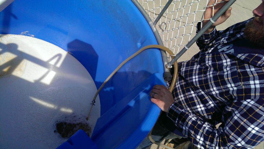 BrauBeer's tweet photo. Annual filling of the beer dunk tank. #Hopfest17 https://t.co/5eFfWE01Nd