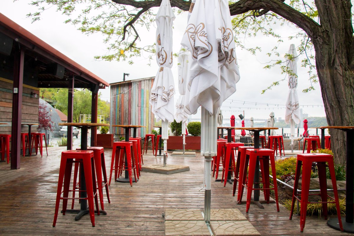 Painting the town red tonight? We’re one step ahead 💃 #LaMarinaNYC 

#saturdaynight #weekend #fun #manhattan #riverhudson #letsgo