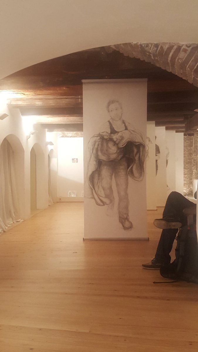 AnkeOomen's tweet photo. Werkelijk prachtige combinaties: kunst in de unieke Utrechtse werfkelders. Mooi gedaan @elainevis @UtrechtDU. 10 sept laatste dag. #kijktip https://t.co/0HGx9h7r1L