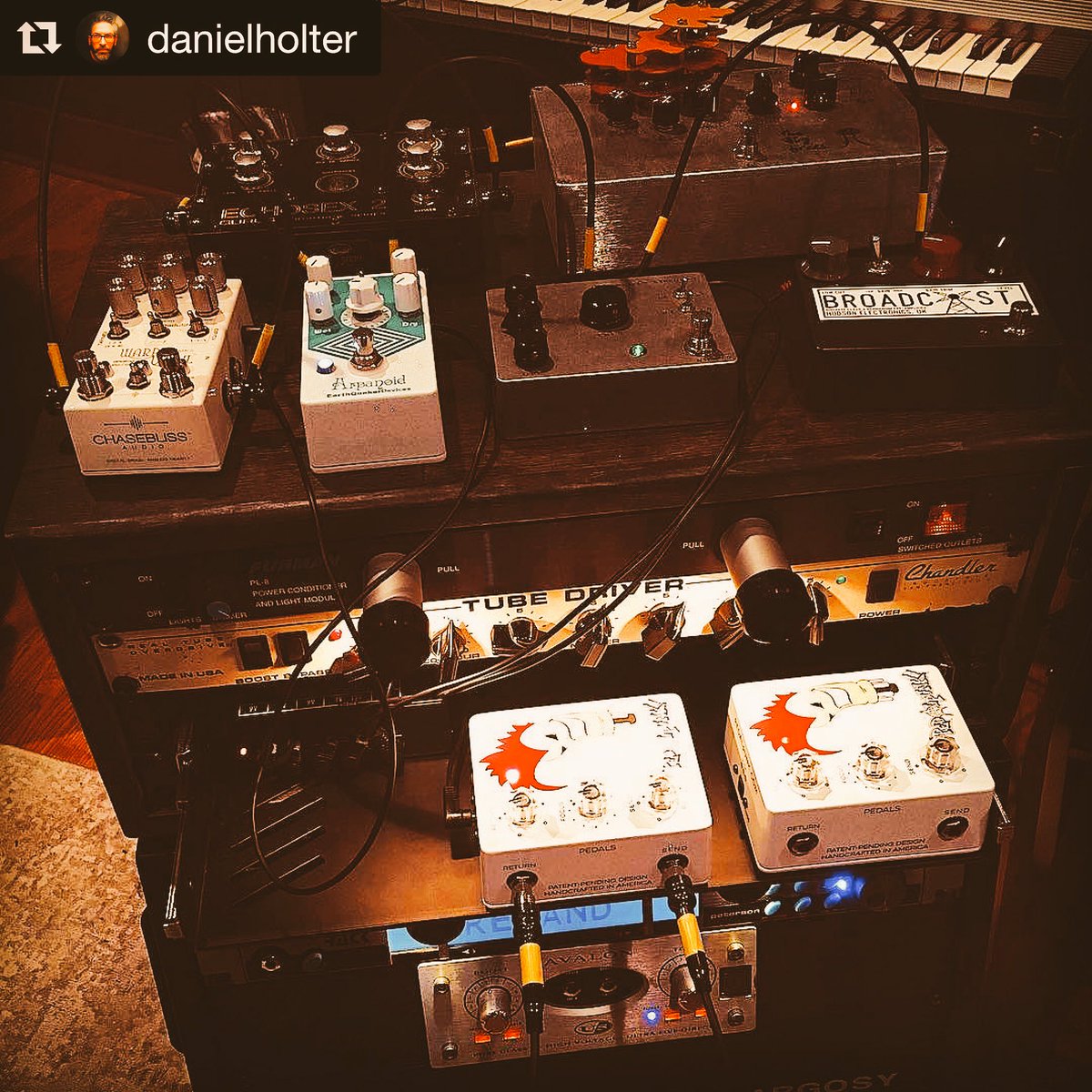 _PEDALpUNK's tweet image. .@danielholter Amazing engineer, equally amazing studio.

wireandvice.com