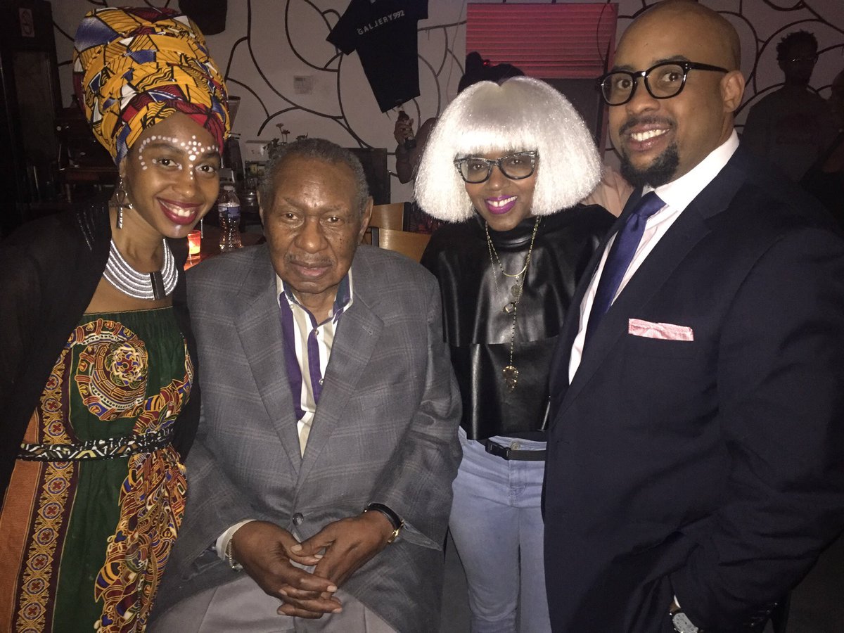 DionneFarris's tweet photo. Pictured with the great @FreddyColeJazz (brother to #natkingcole and uncle to @NatalieCole) and @thehc3 #gallery992 #atl #westendatl https://t.co/bs1Ls4lgcN