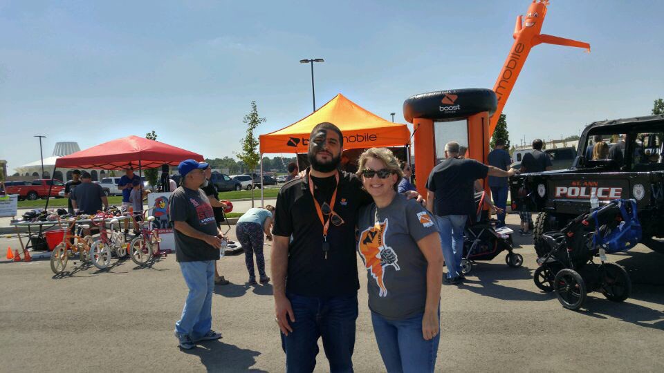 UtqiYosri's tweet photo. My boost mobile rep! Nancy! @noreen_spg https://t.co/vr4LdR1MPQ