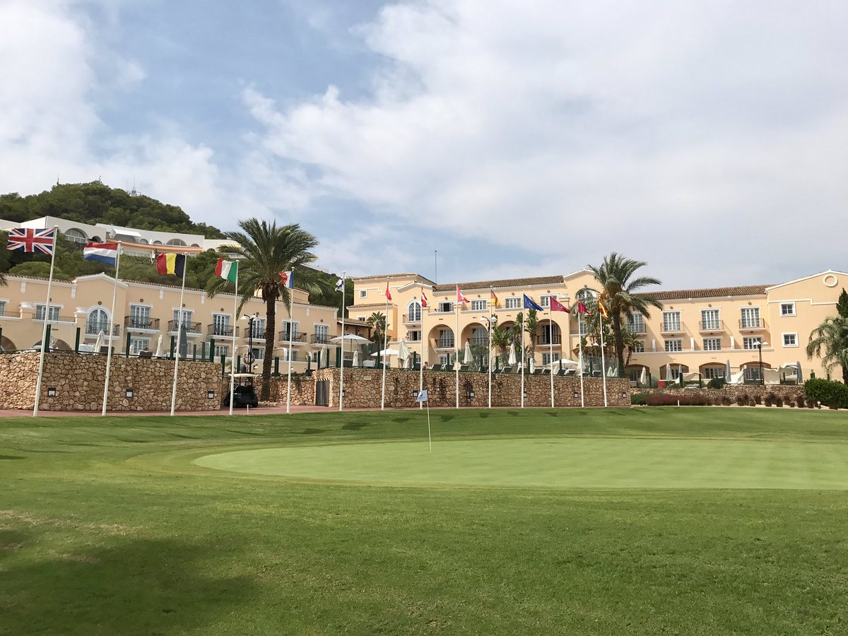 frenchpeet's tweet photo. Delighted to host our vendors at #CCVG17 @LaMangaClub Great course, Great Company, Great partnership π @Computacenter https://t.co/8bvSXrHdm6