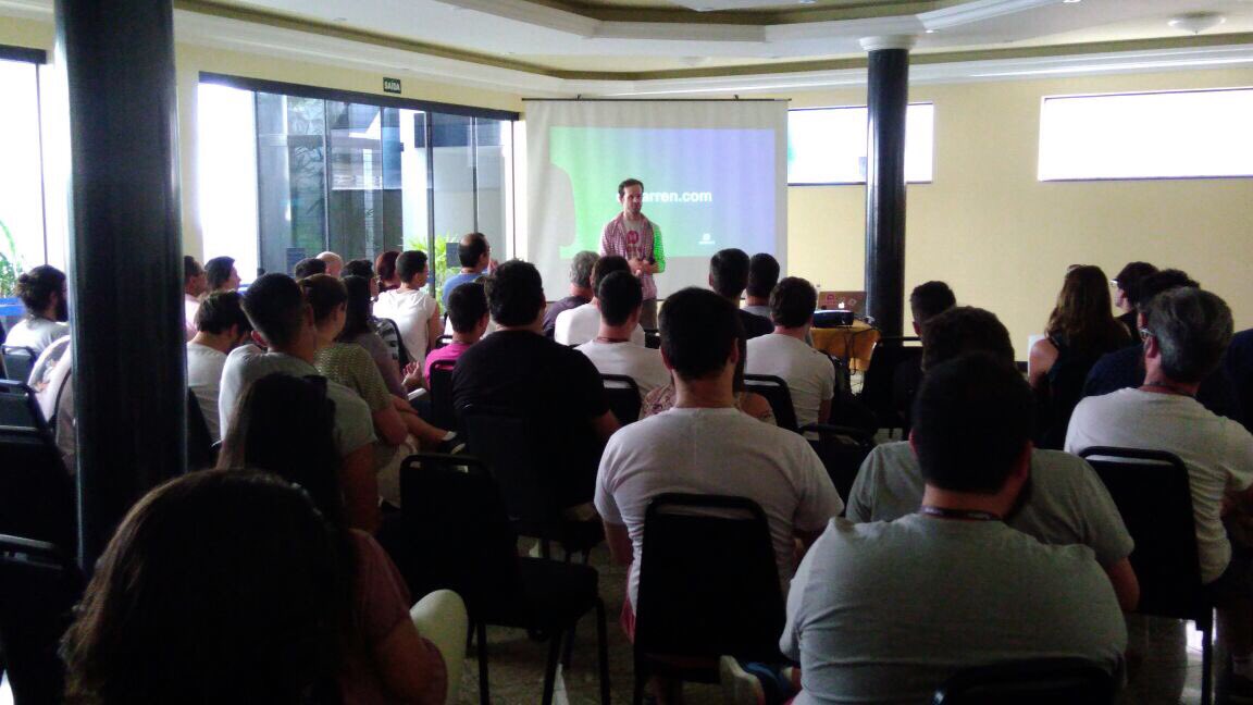 hack_town's tweet photo. Espaço lotado para acompanhar a palestra sobre Fintechs com Tito Gusmão #hacktown17 https://t.co/quxhc1lieh