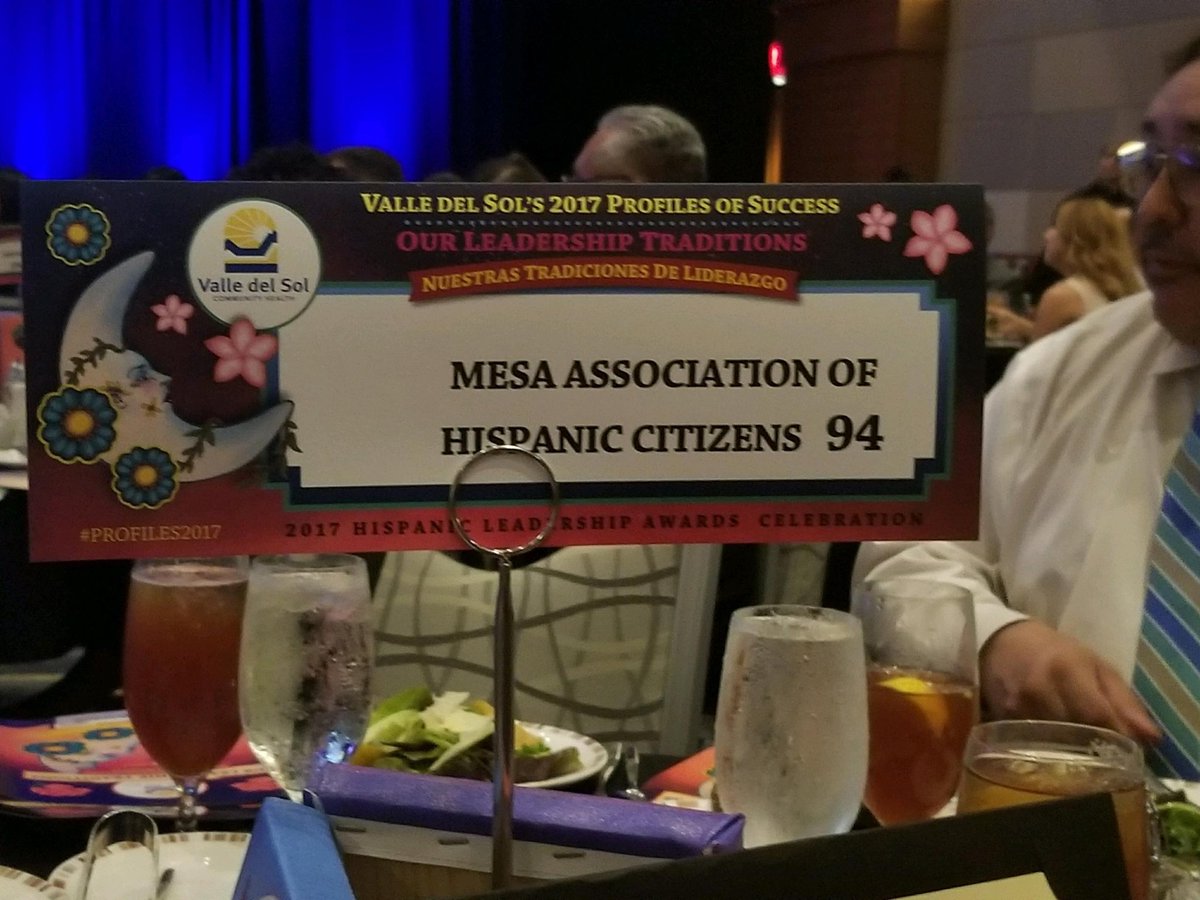 RBatista10's tweet photo. Congrats @ValledelSolAZ #Profiles2017 ldrship award recipients & thank you Mesa Association of Hispanic Citizens for having me! @MesaAzgov https://t.co/PGUoJpAAWb