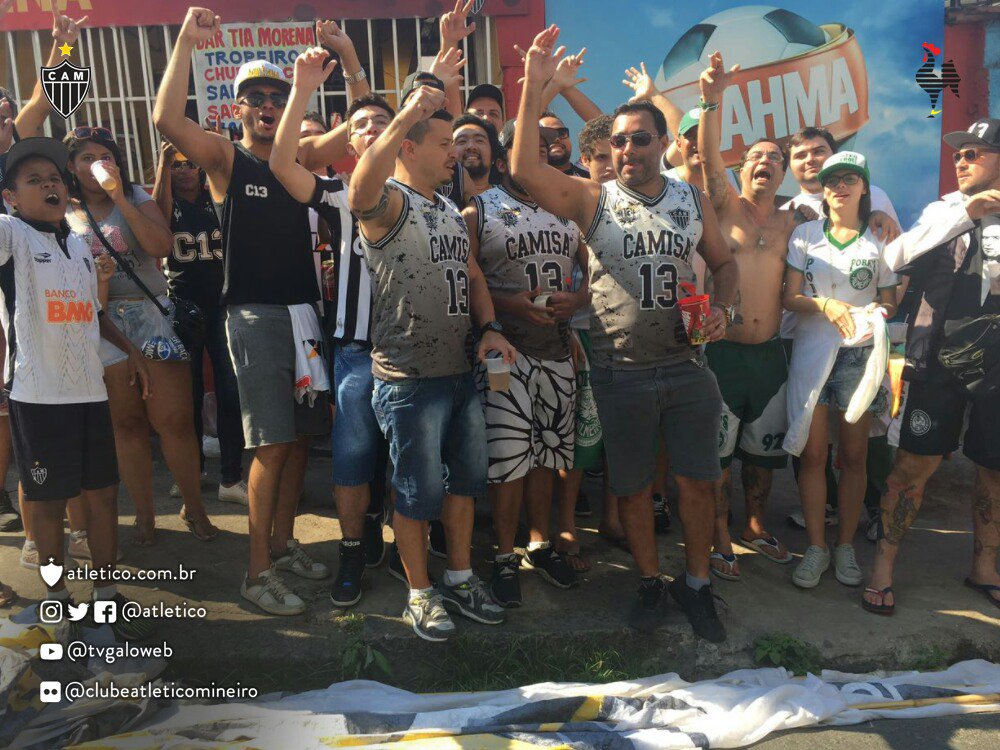 Atletico's tweet photo. Torcedores de Atlético e Palmeiras nos arredores da Arena Independência. Vamos, #Galo! #CAMxPAL https://t.co/REFtdNWc0E